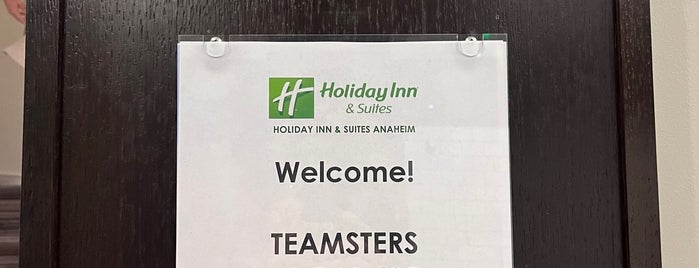 Holiday Inn Hotel & Suites Anaheim (1 Blk/Disneyland®) is one of IHG.