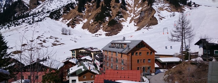 Hotel Mondschein - Stuben am Arlberg is one of philipp'in Beğendiği Mekanlar.
