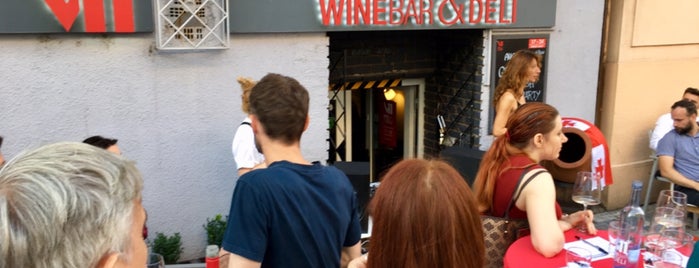 Wine Bar & Deli V11 is one of Tempat yang Disimpan Ali.