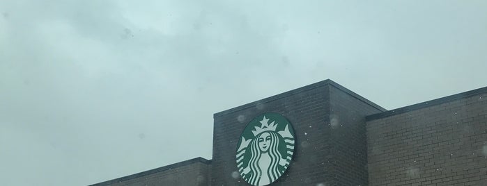 Starbucks is one of Orte, die Dave gefallen.