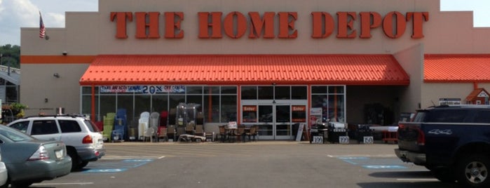 The Home Depot is one of Lugares favoritos de Terri.