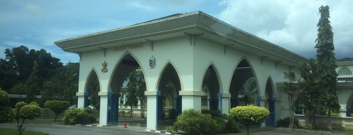 Kolej Universiti Islam Pahang Sultan Ahmad Shah (KUIPSAS) is one of Learning Centers #2.