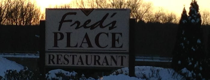 Fred's Place is one of Locais curtidos por Jacqueline.