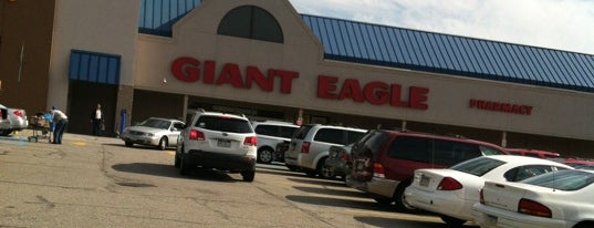 Giant Eagle Supermarket is one of Lugares favoritos de Gail.
