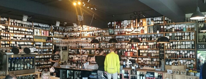 Cambridge Wine Merchants is one of Tempat yang Disukai Anton.