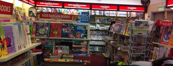 Dymocks is one of Leoさんのお気に入りスポット.