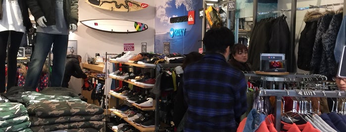 QUIKSILVER / ROXY FACTORY OUTLET STORE (クイックシルバー / ロキシー) is one of 三井アウトレットパーク 滋賀竜王.