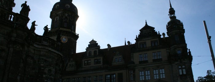 Rüstkammer is one of Dresden.