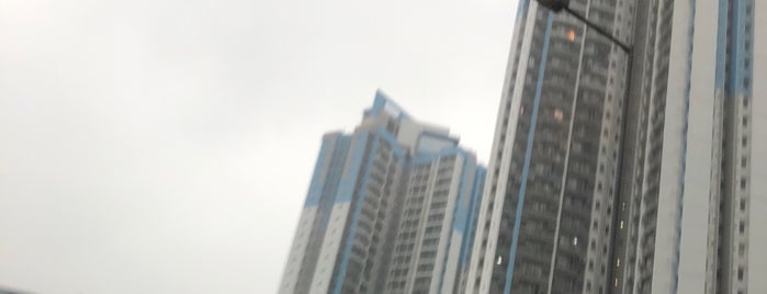 Choi Tak Estate is one of 公共屋邨.
