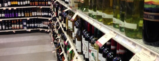 PA Wine & Spirits is one of Orte, die Rozanne gefallen.