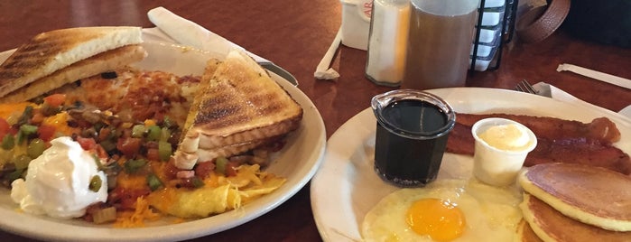 Wade's Cafe is one of Breakfast ColoRADo style.