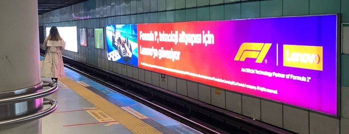 Gayrettepe Metro İstasyonu is one of Can 님이 좋아한 장소.