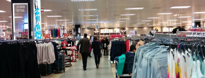 Primark is one of Franvatさんのお気に入りスポット.