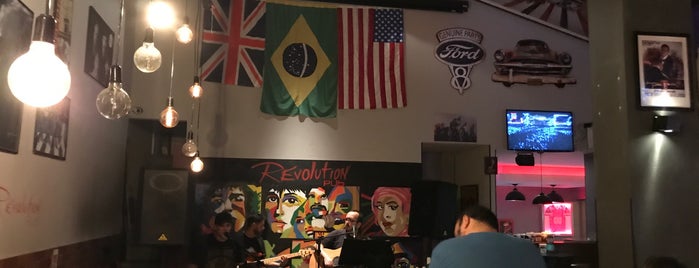 Revolution Pub is one of Zona Oeste.