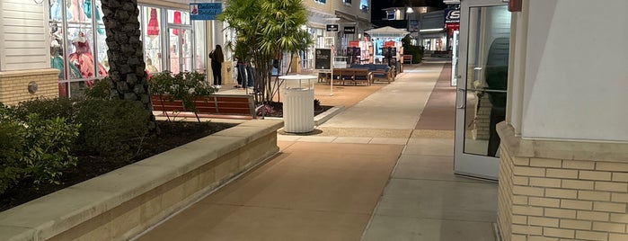 Tampa Premium Outlets Food Court is one of Orlando.