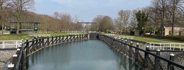 Brug Katerveer II is one of Havens in Nederland.