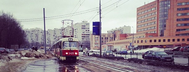 Трамвайная остановка «Туристская улица» is one of Orte, die Di gefallen.