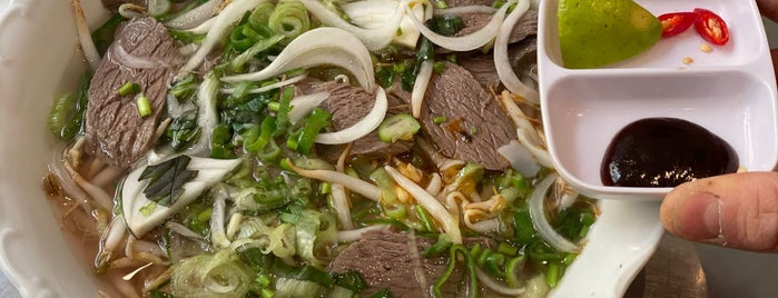 Do's Vietnam Street Food is one of stut.