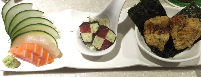 iRO japanese Cuisine is one of Chris : понравившиеся места.