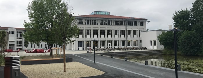 University of Applied Sciences LA - Library is one of Lieux qui ont plu à Tesi.
