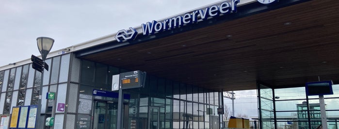 Station Wormerveer is one of Treinstations Noord Holland.