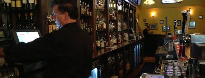 Paddy Barry's Irish Pub & Restaurant is one of Tempat yang Disukai Stya.