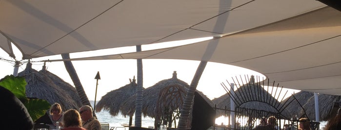 Matthew's Beachside Restaurant is one of Aruba 💜.