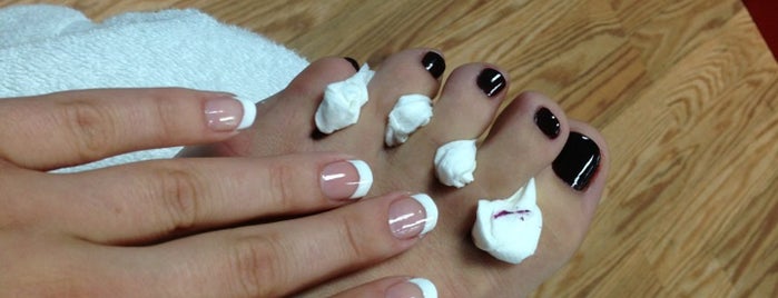 Four Seasons Nails And Spa is one of Sofiyaさんのお気に入りスポット.