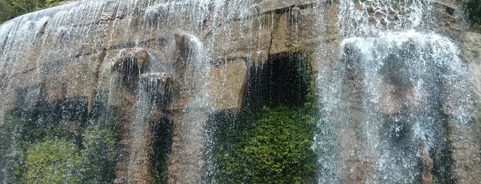 Cascade is one of Ницца.