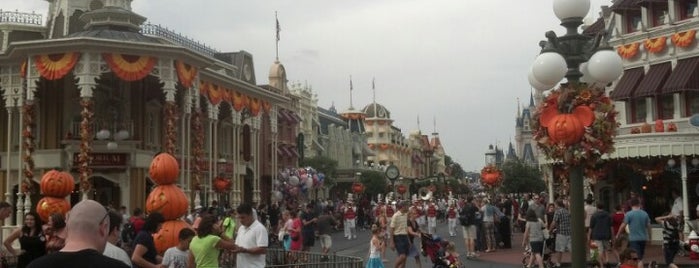 Main Street, U.S.A. is one of Didney Worl!.