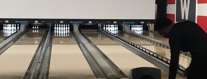 Brunswick Zone Cal Oaks Bowl is one of Favorite Places.