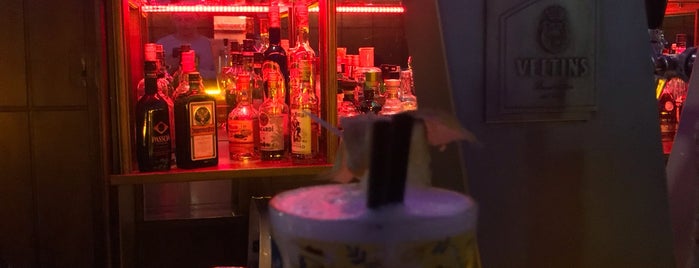 Hemingway Cocktailbar is one of Gute Bars.