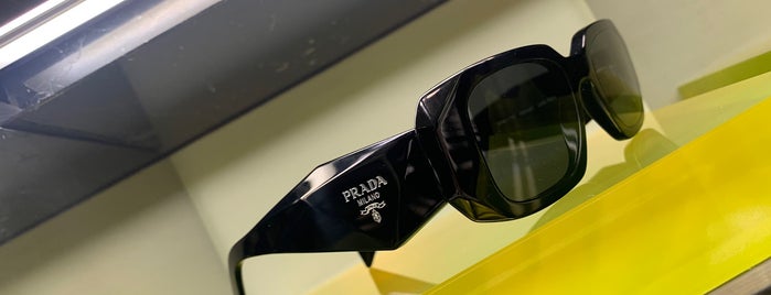 Prada is one of MKさんのお気に入りスポット.