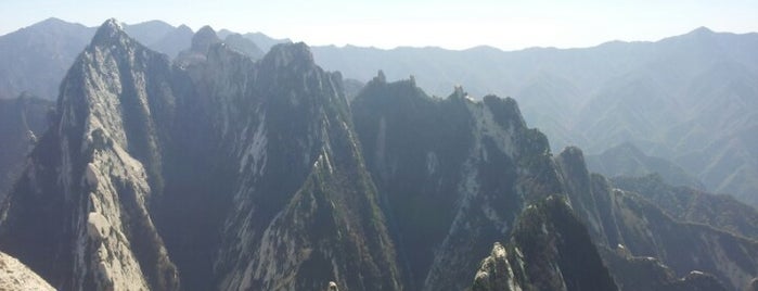 Huashan Mountain is one of lonely planet.