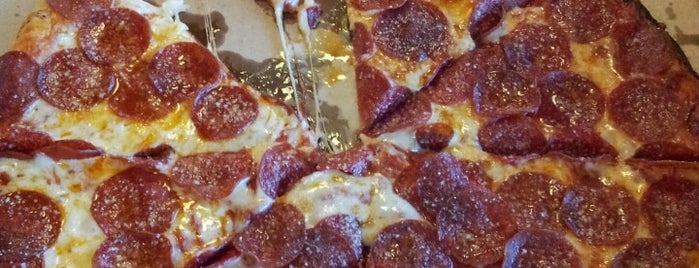 Seasons Pizza is one of Posti che sono piaciuti a Zack.