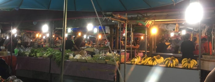 ตลาดนัดกกโก is one of Lopburi.