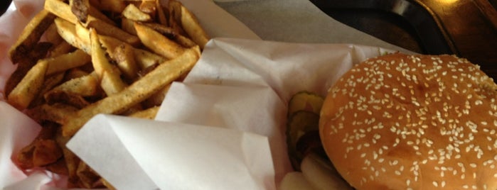 Babe's Old Fashioned Hamburgers is one of Art : понравившиеся места.