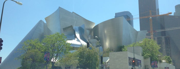 Концертный зал имени Уолта Диснея is one of LA.