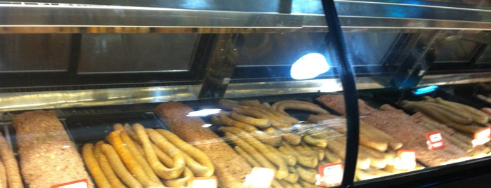Carroll's Sausage & Country Store is one of Lugares guardados de Greg.