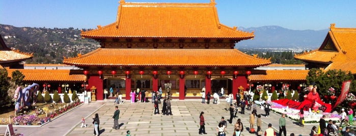 Hsi Lai Temple is one of สถานที่ที่ Jack ถูกใจ.