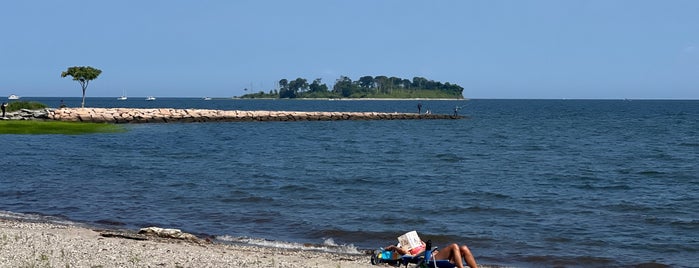 Silver Sands State Park Boardwalk is one of Must-visit Great Outdoors in Milford.