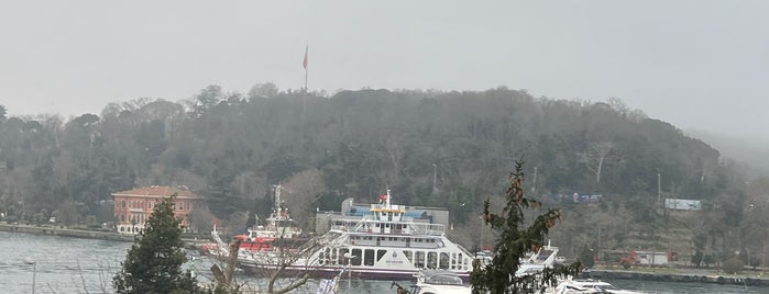 İstinye İskelesi is one of สถานที่ที่ Bengü Deliktaş ถูกใจ.