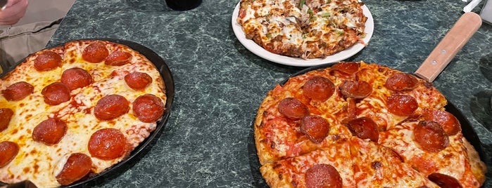 Chet & Matt's Pizza is one of Top 10 dinner spots in Sandusky, OH.