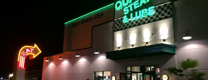 Quaker Steak & Lube is one of Lugares favoritos de ImSo_Brooklyn.