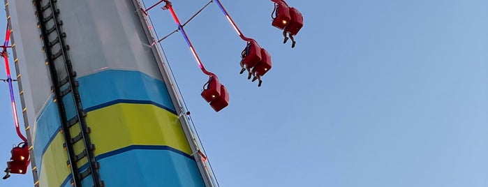 Windseeker is one of FamilyFun's Top Amusement Park Rides.