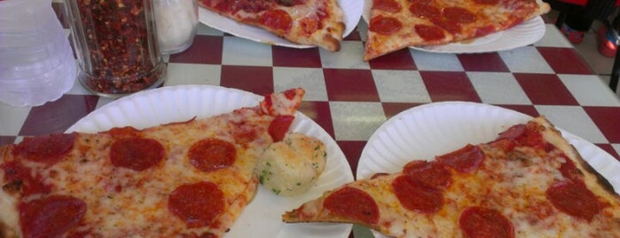 Mamma's Brick Oven Pizza is one of Southern California Foodie Adventure.