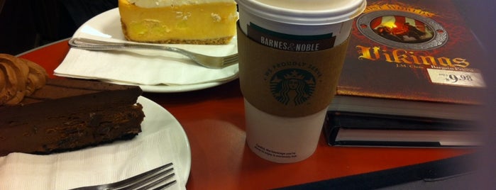 Barnes & Noble Cafe is one of Quinton 님이 좋아한 장소.