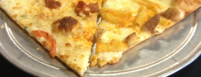 Pizza Shack is one of Lugares favoritos de Sianna.