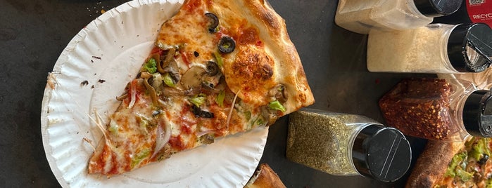 Joe’s Pizza is one of Allison : понравившиеся места.
