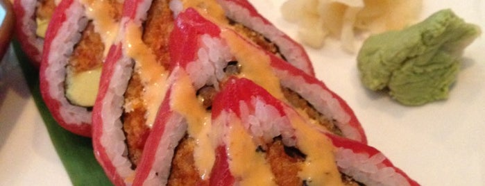 Haiku Asian Bistro & Sushi Bar is one of Posti che sono piaciuti a Marie.
